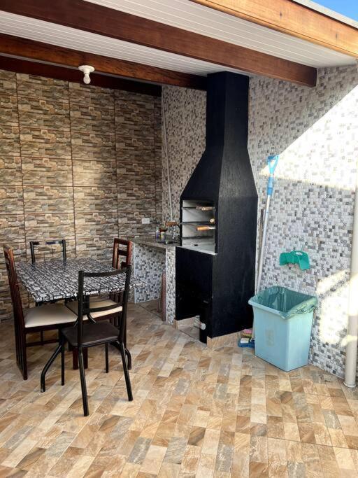 Casa de férias Casa Na Da Maranduba, Com Jacuzzi E Churrasqueira *